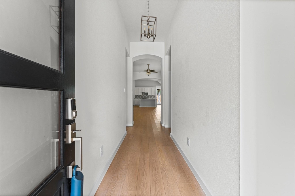 7909 Wild Thicket Drive - Photo 3