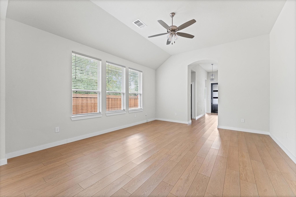7909 Wild Thicket Drive - Photo 8