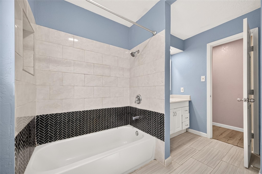 552 Roanoke Drive - Photo 20