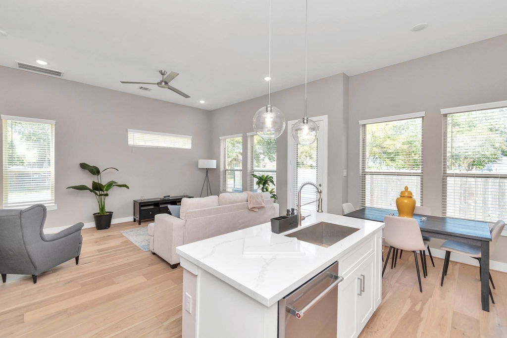 305 Queen Sude Lane - Photo 11