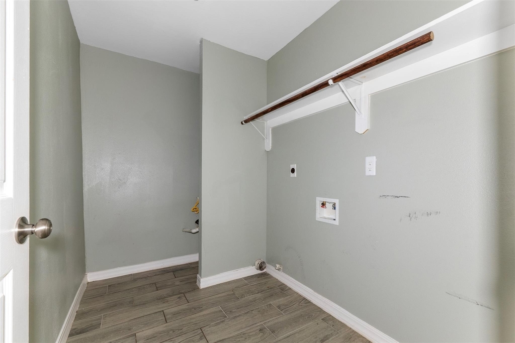 7427 Londres Drive - Photo 15