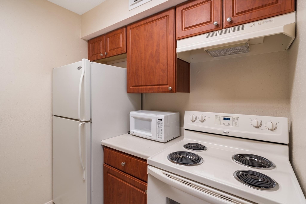 3300 Pebblebrook Drive - Photo 12