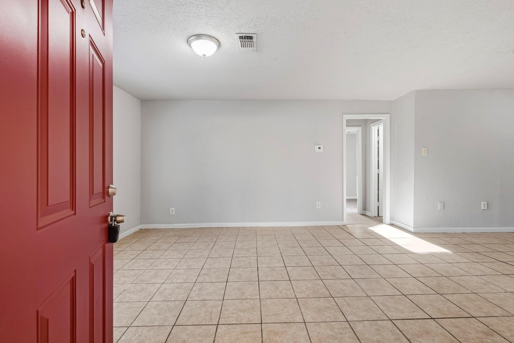 5418 Ridgeway Drive - Photo 4