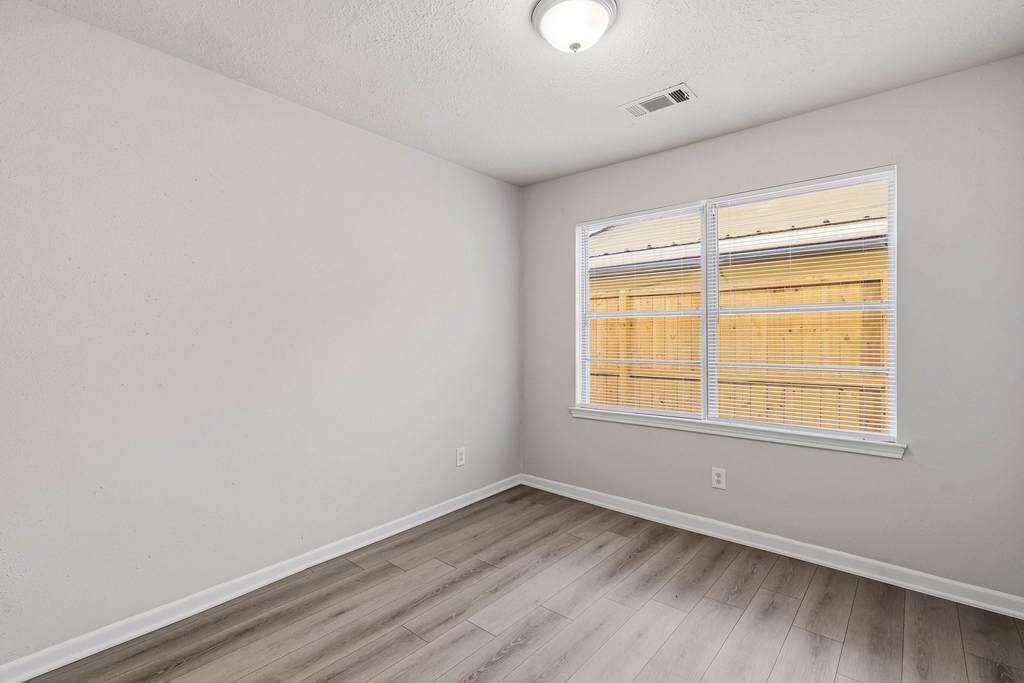 5418 Ridgeway Drive - Photo 10