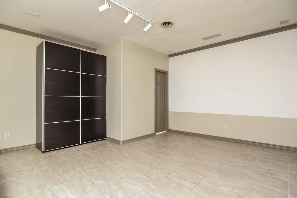 8602 Oakford Drive - Photo 21