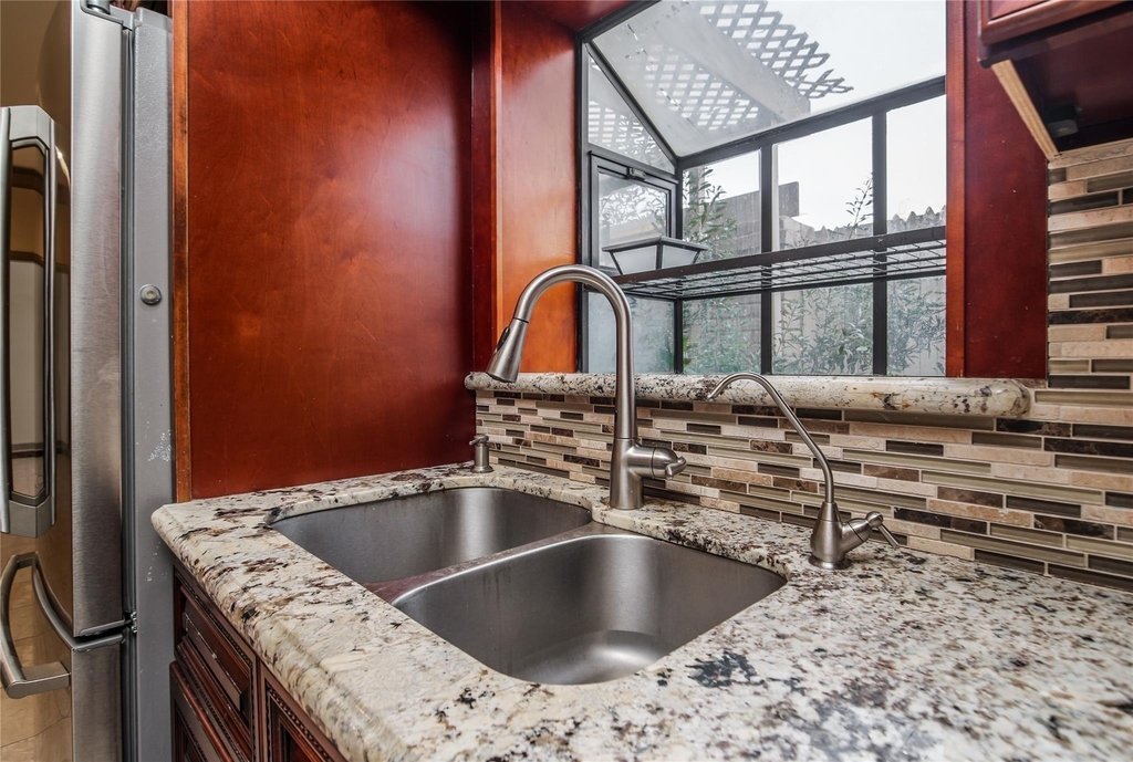 8602 Oakford Drive - Photo 8