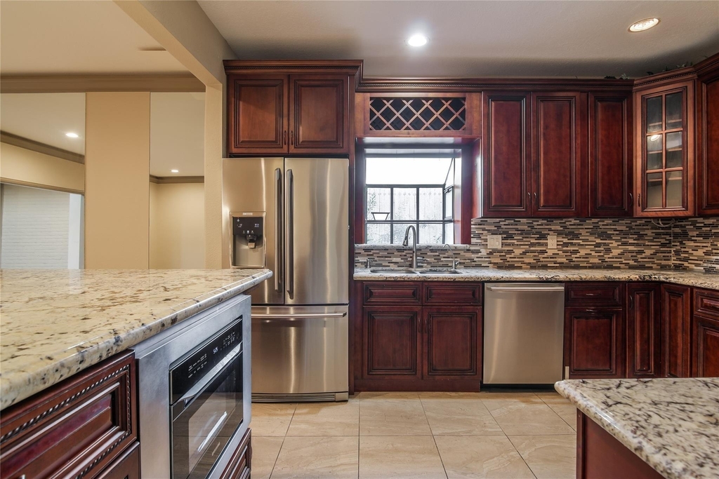8602 Oakford Drive - Photo 5
