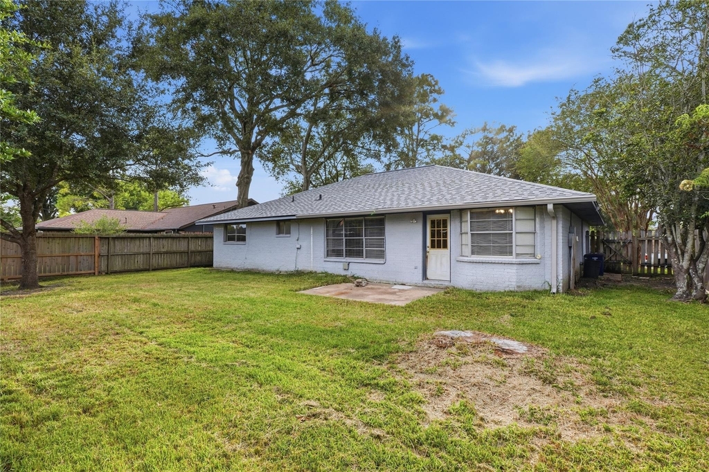 2204 Mimosa Court - Photo 22