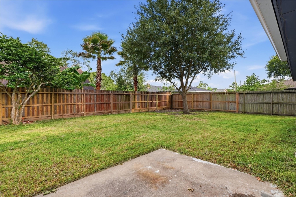 2204 Mimosa Court - Photo 20