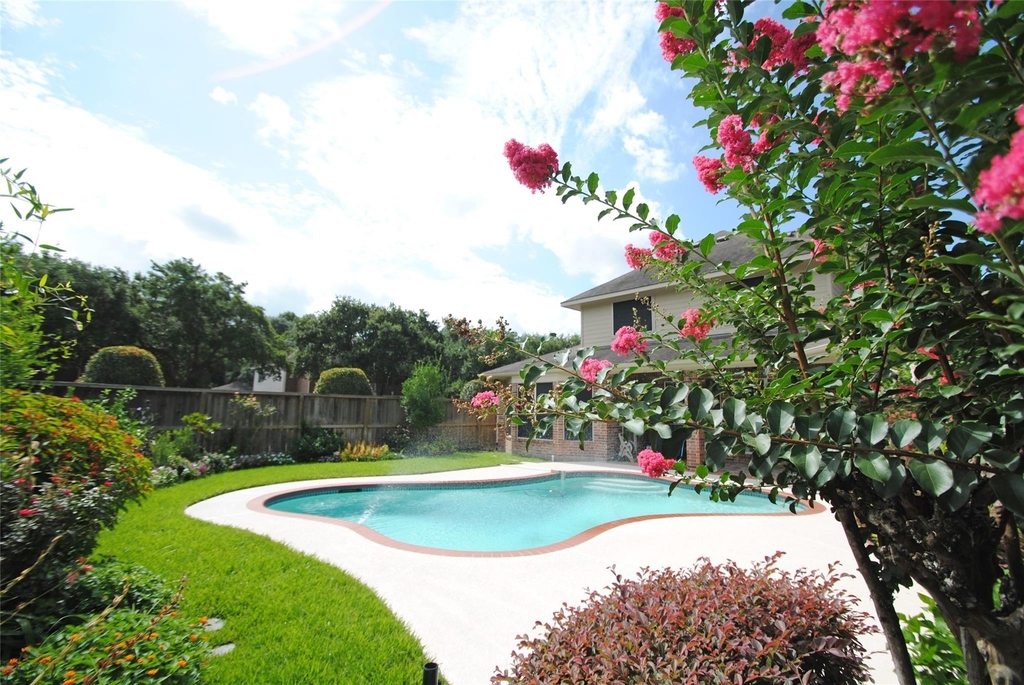 22902 Greenrush Drive - Photo 2