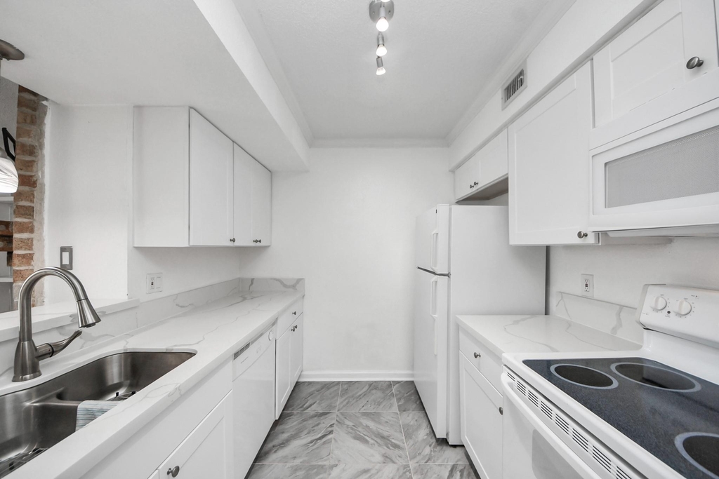 250 El Dorado Boulevard - Photo 9