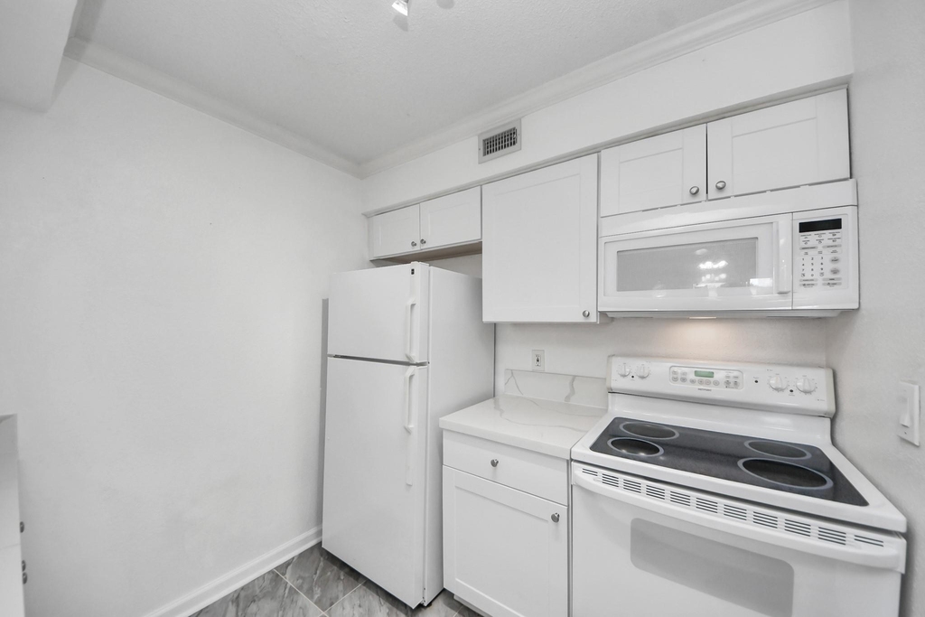250 El Dorado Boulevard - Photo 7