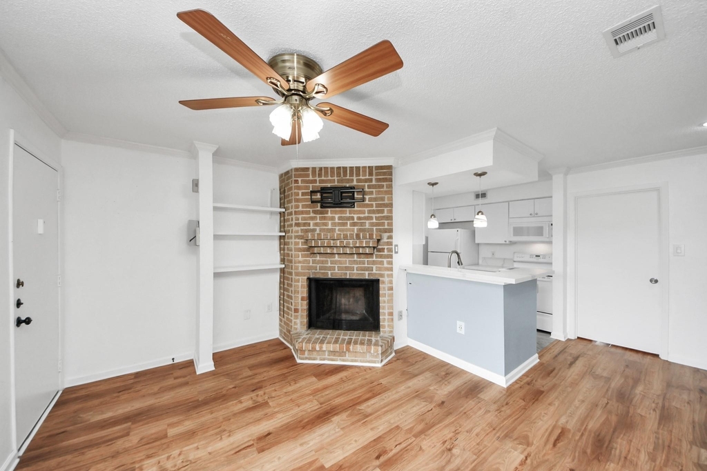 250 El Dorado Boulevard - Photo 3