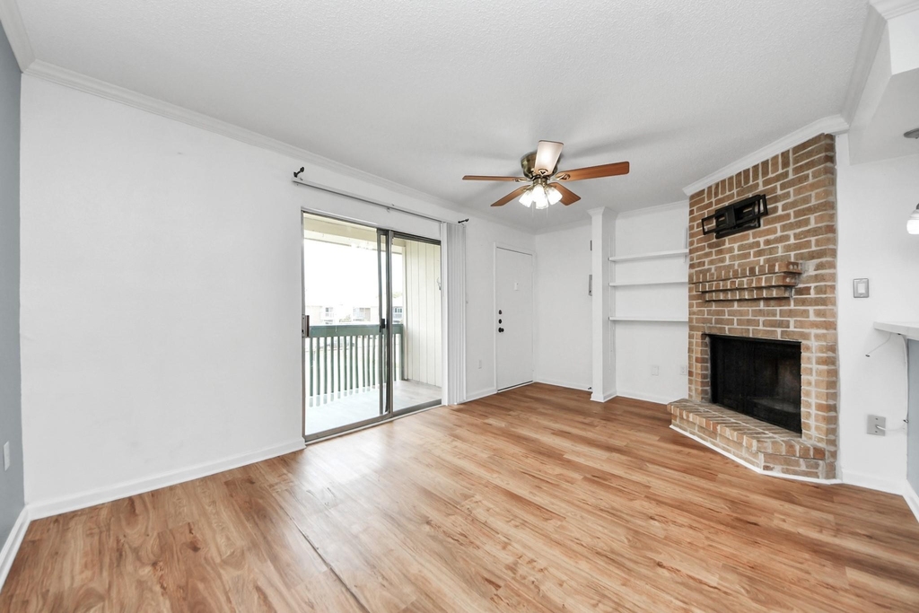 250 El Dorado Boulevard - Photo 4