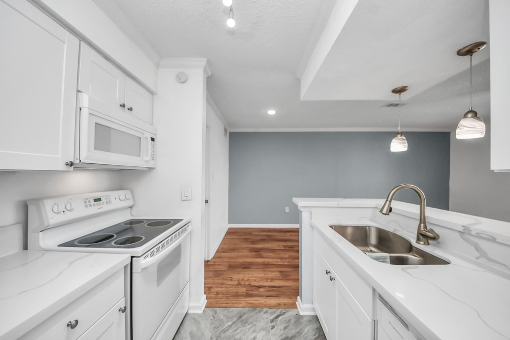 250 El Dorado Boulevard - Photo 5