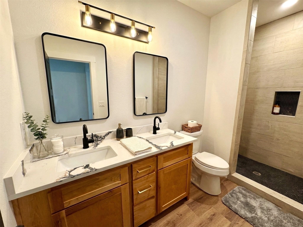 1002 E 33rd Street - Photo 4