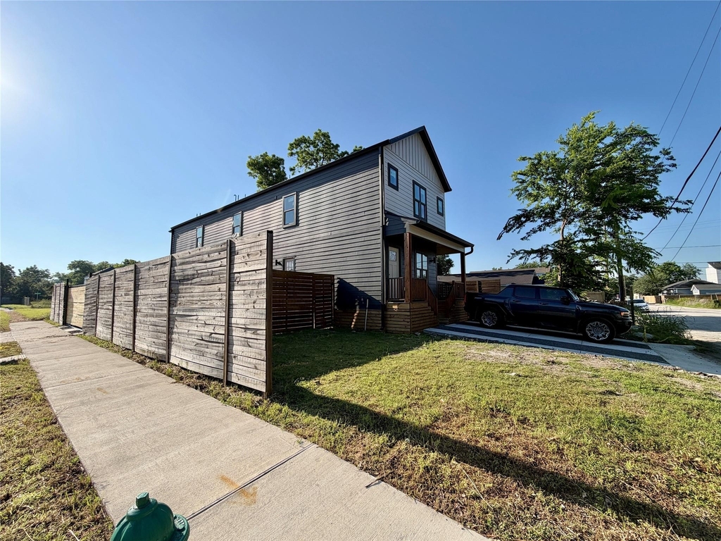 1002 E 33rd Street - Photo 6