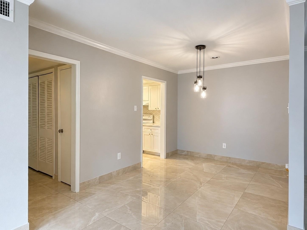 2600 Bellefontaine Street - Photo 2