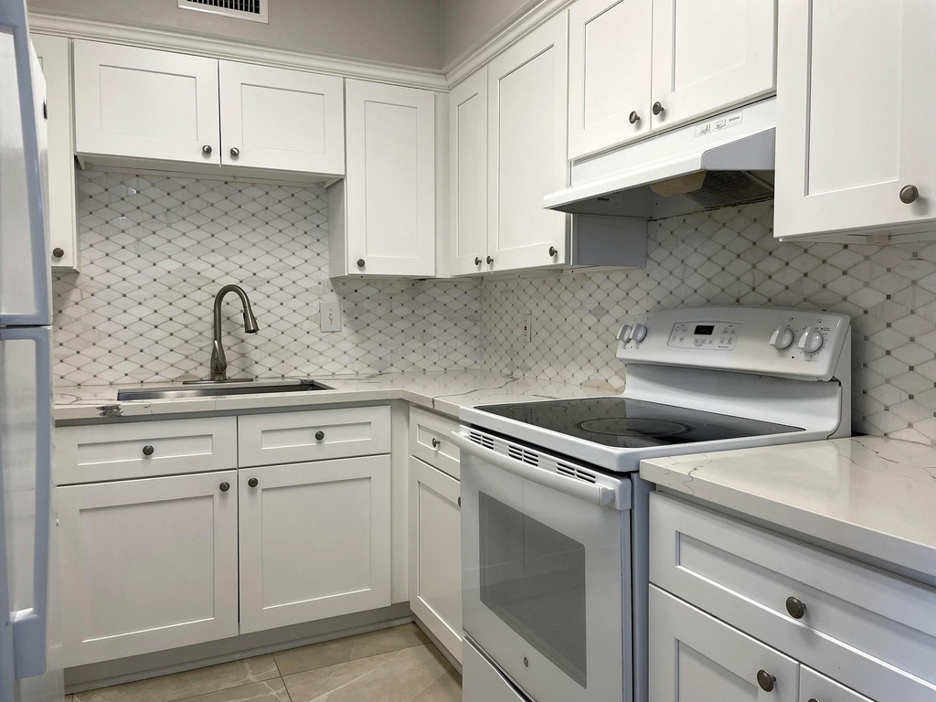 2600 Bellefontaine Street - Photo 4