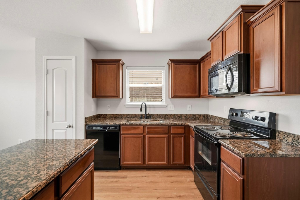 7203 Montclair Peak Lane - Photo 4