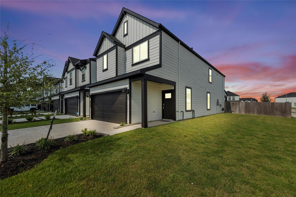 12302 Greenwood Gate Drive - Photo 0