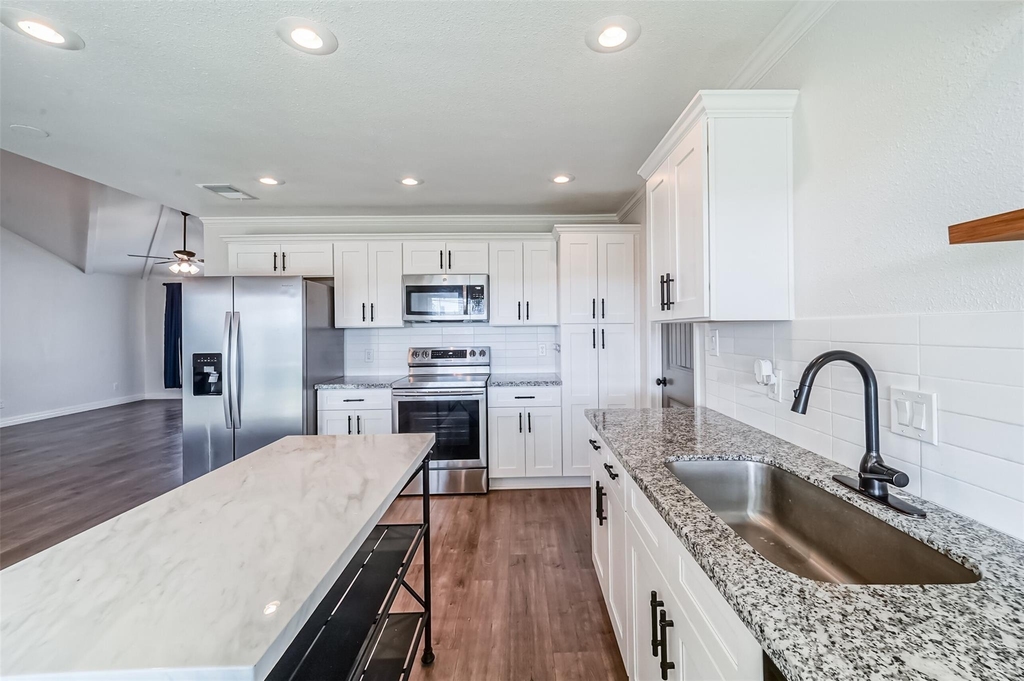 7613 Albacore Drive - Photo 6