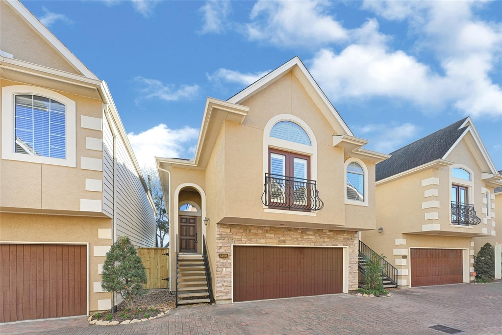 5206 Washington Avenue - Photo 1