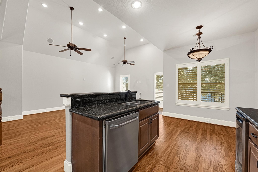 5206 Washington Avenue - Photo 12