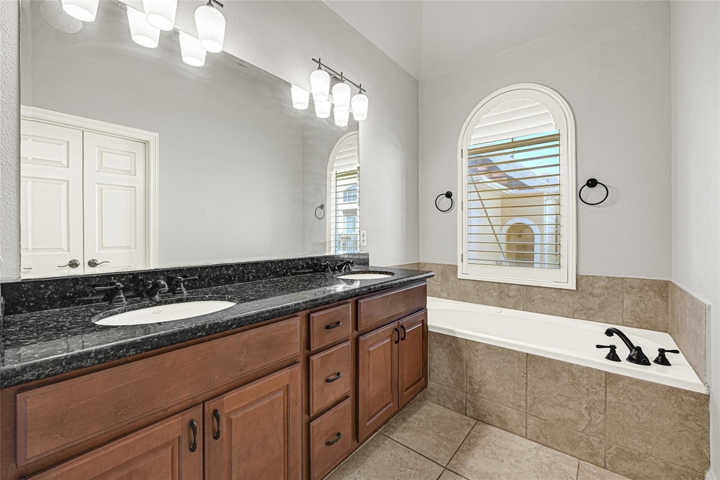 5206 Washington Avenue - Photo 16