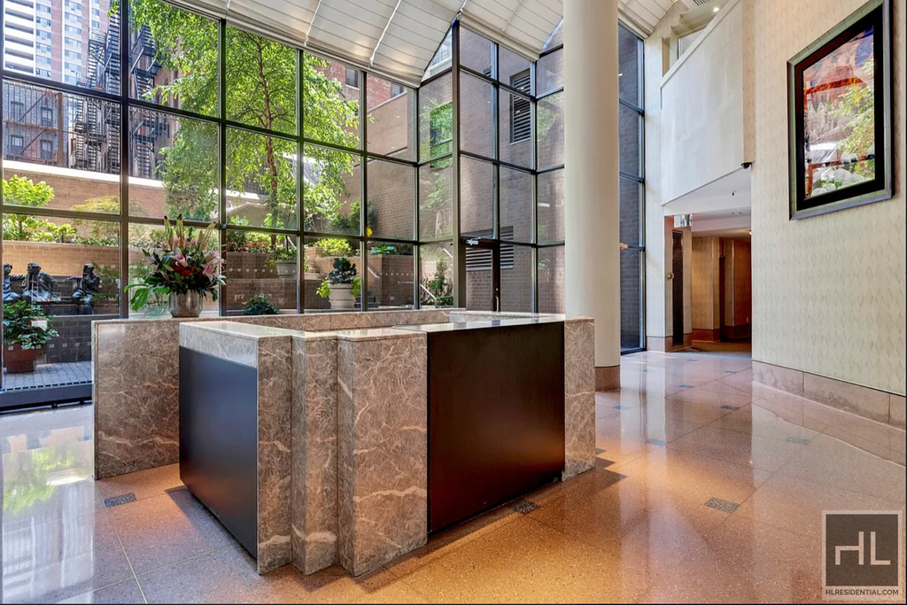 West 87th Street - Photo 9