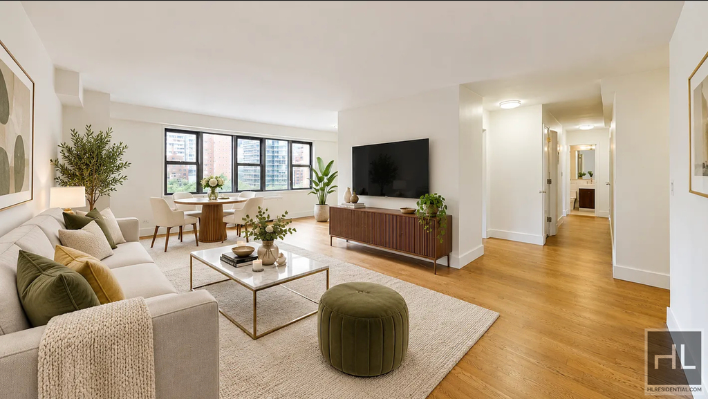 East 63 Street - Photo 0