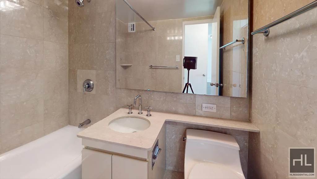 East 63 Street - Photo 7