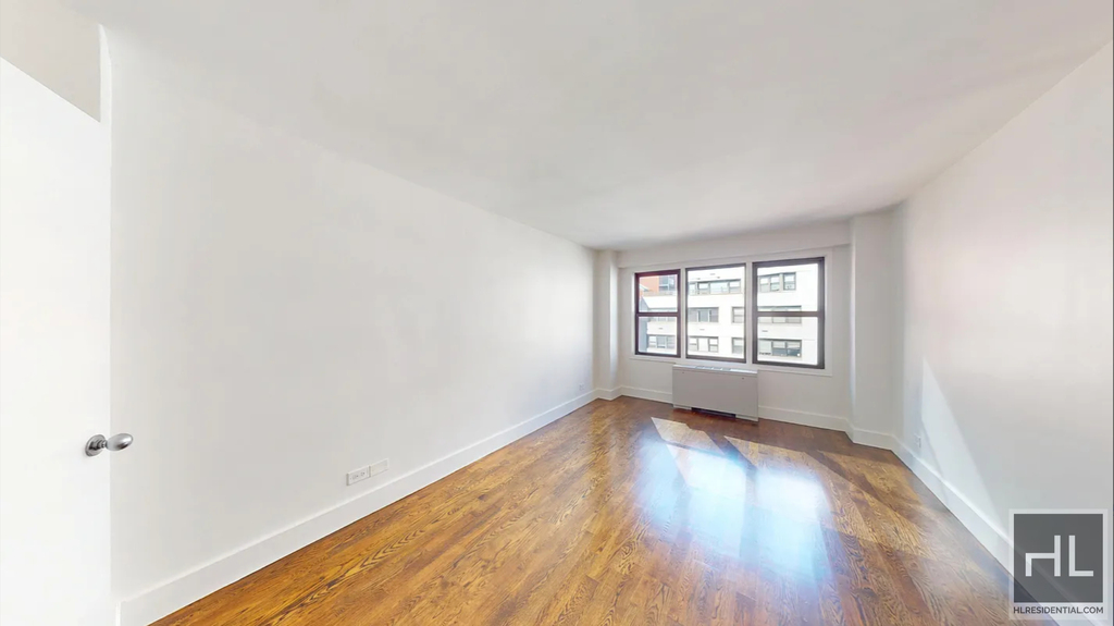 East 63 Street - Photo 5