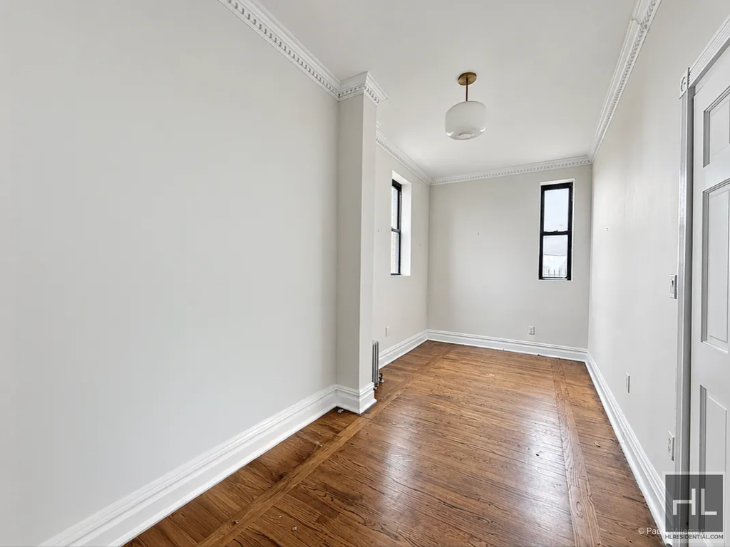 Second Avenue - Photo 6