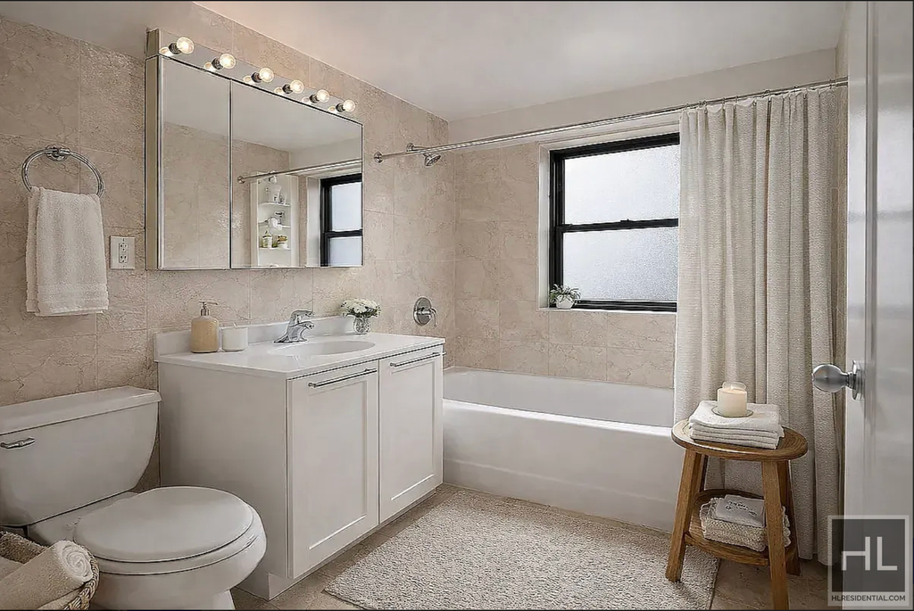Fourth Avenue - Photo 3