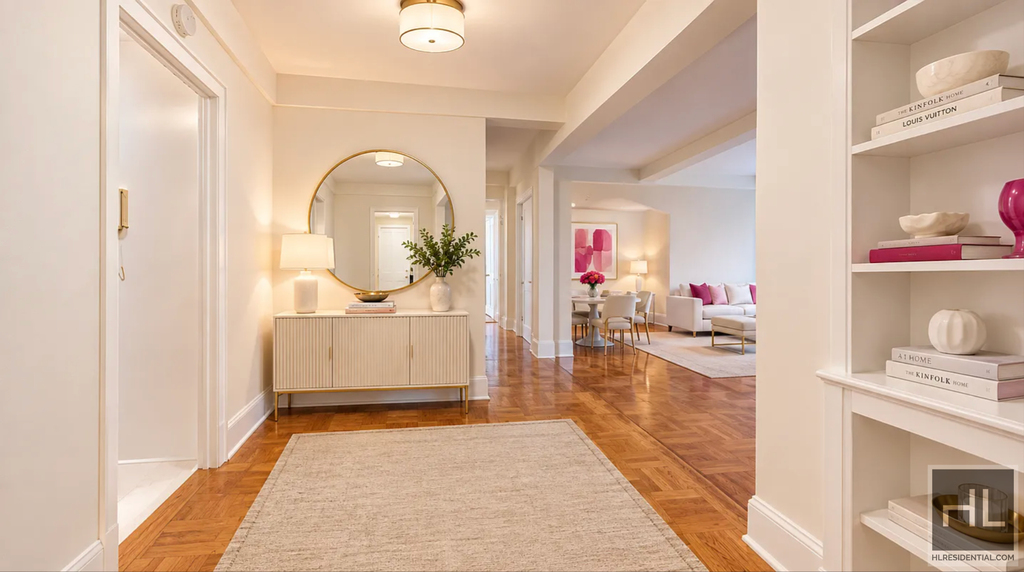East 56 Street - Photo 0