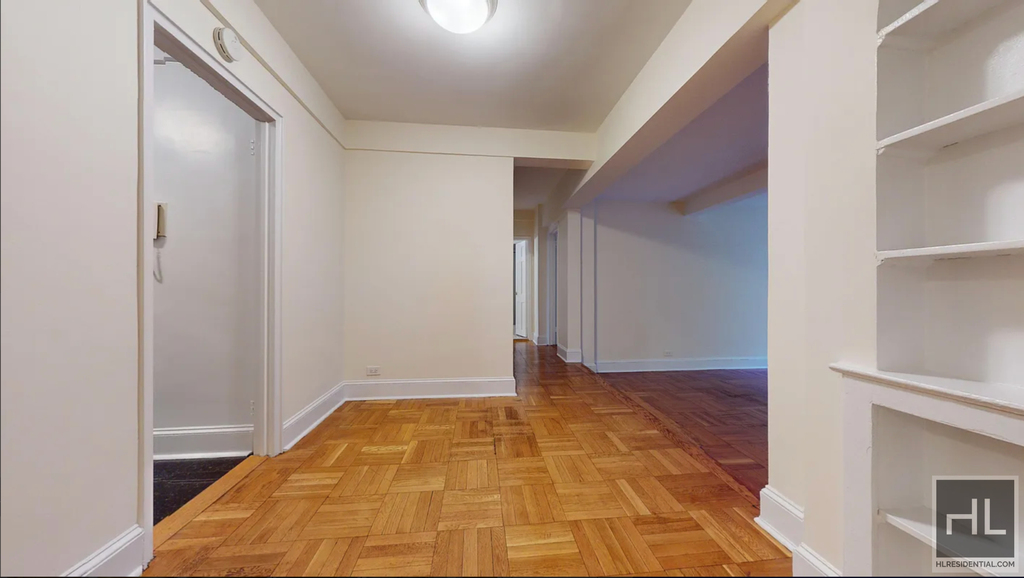 East 56 Street - Photo 6
