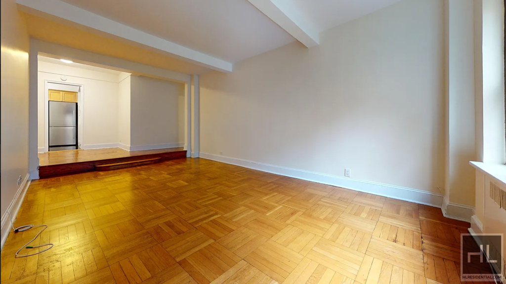 East 56 Street - Photo 4