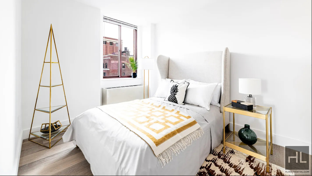 West 35th Street - Photo 5