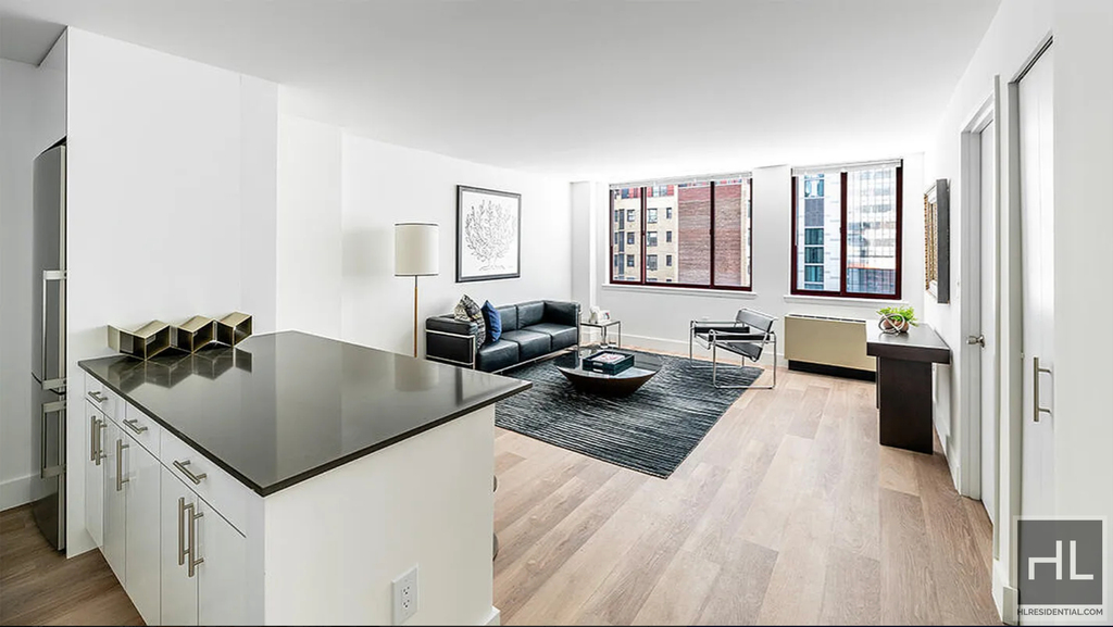 West 35th Street - Photo 1