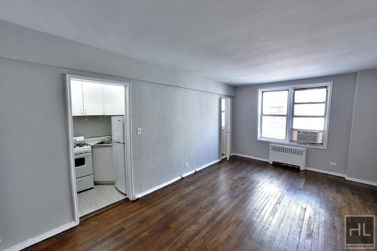 East 58 Street - Photo 0