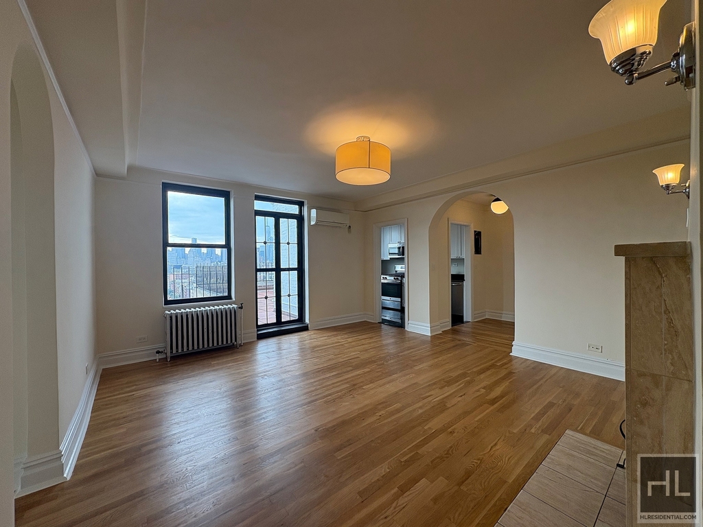 Second Avenue - Photo 4
