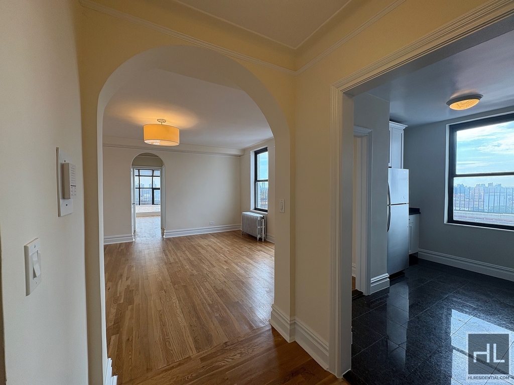 Second Avenue - Photo 8