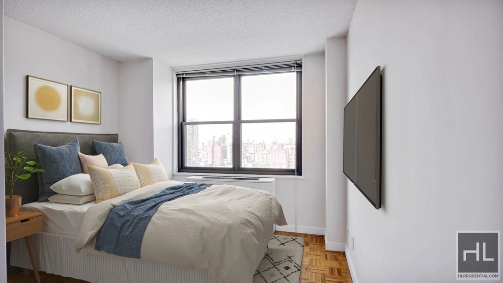 East 83rd Street - Photo 2
