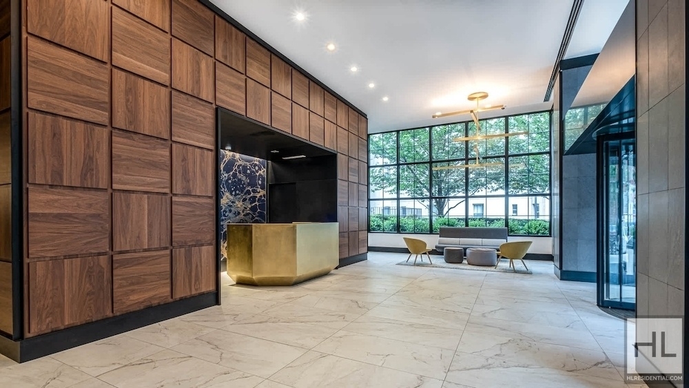 East 83rd Street - Photo 8