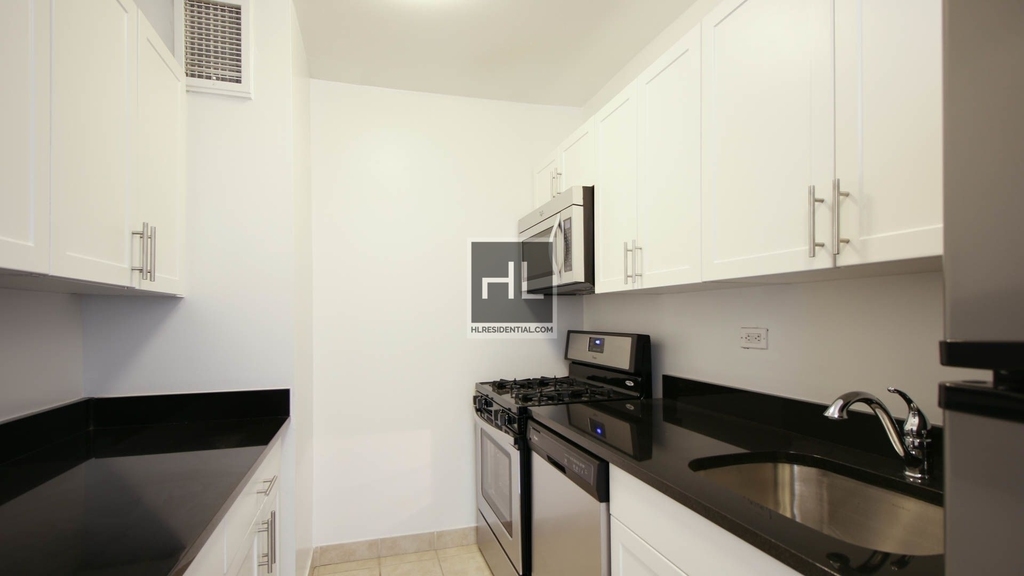 East 83rd Street - Photo 5