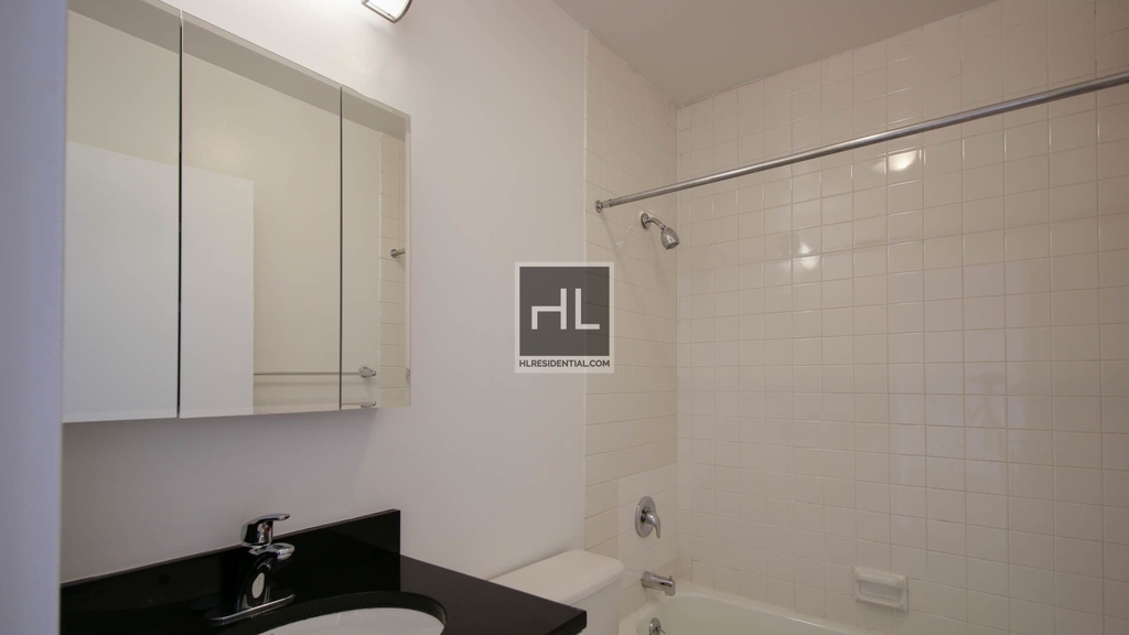 East 83rd Street - Photo 4