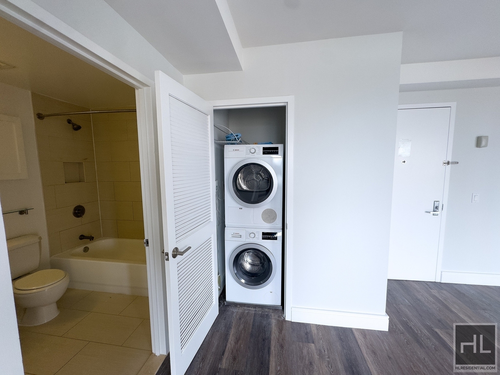 East 91st Street - Photo 1