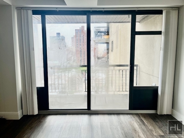 East 91st Street - Photo 8