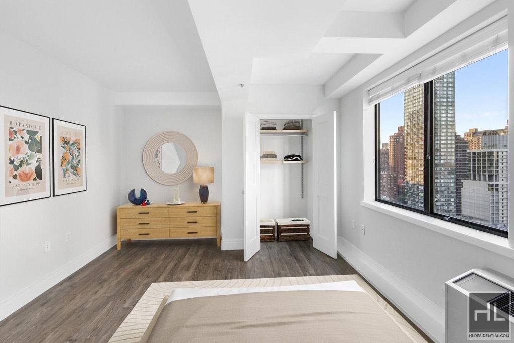 East 91st Street - Photo 0